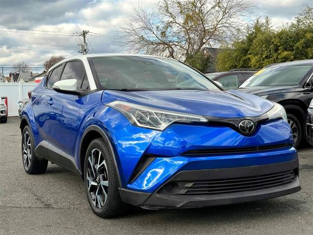 2019 Toyota C-HR XLE FWD photo