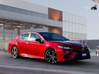 2019 Toyota Camry SE FWD photo