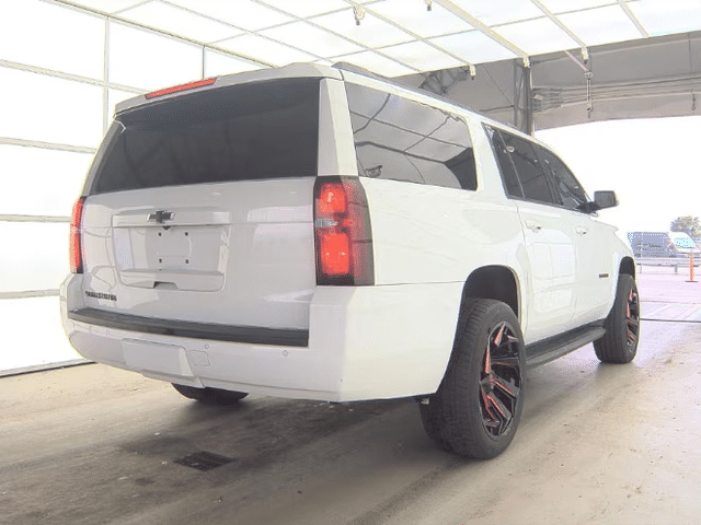 2020 Chevrolet Suburban LT RWD photo