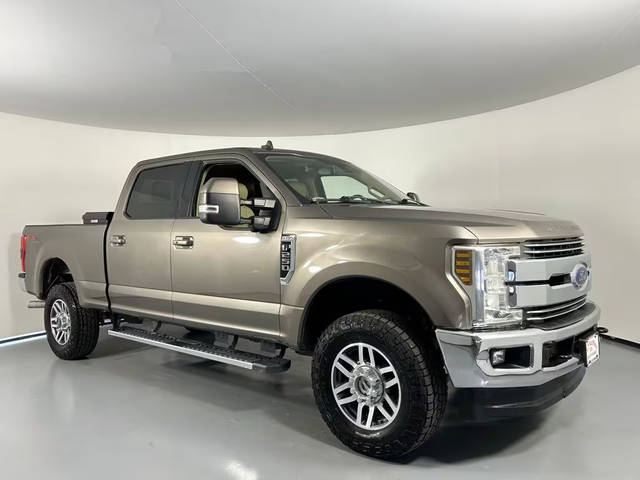 2019 Ford F-250 Super Duty LARIAT 4WD photo