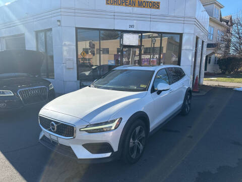 2020 Volvo V60 Cross Country  AWD photo