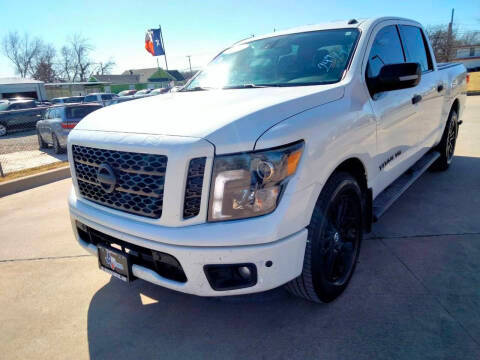 2019 Nissan Titan SV RWD photo