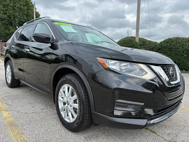 2020 Nissan Rogue SV FWD photo