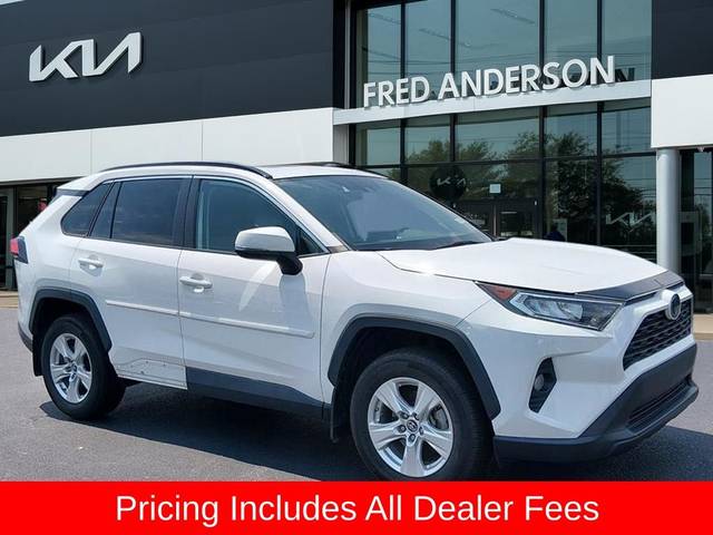2019 Toyota RAV4 XLE FWD photo