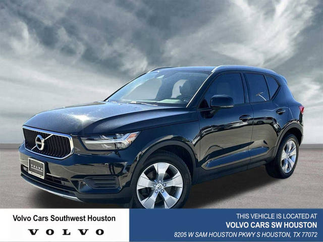 2020 Volvo XC40 Momentum FWD photo