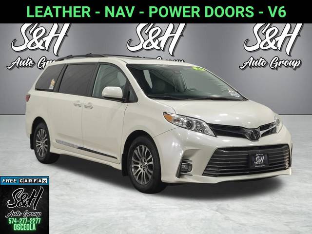 2020 Toyota Sienna XLE FWD photo