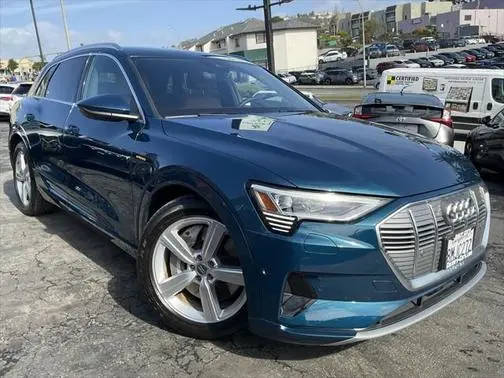 2019 Audi e-tron Prestige AWD photo