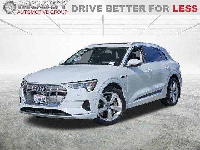 2019 Audi e-tron Prestige AWD photo