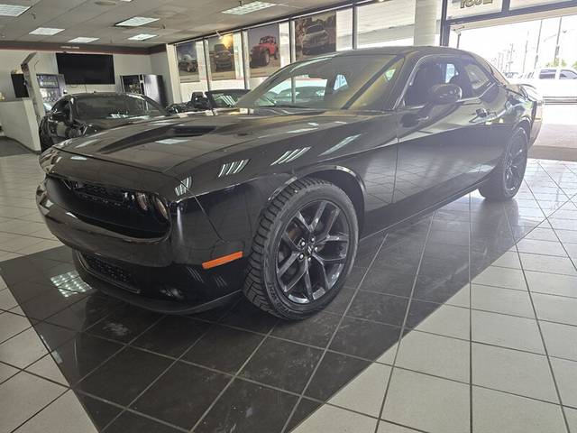 2019 Dodge Challenger SXT RWD photo