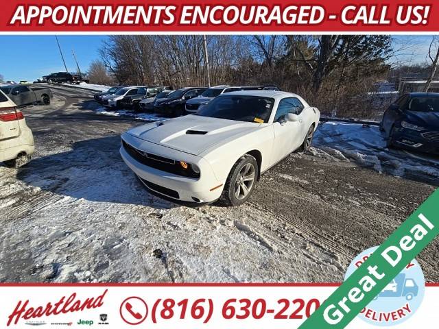 2015 Dodge Challenger SXT RWD photo