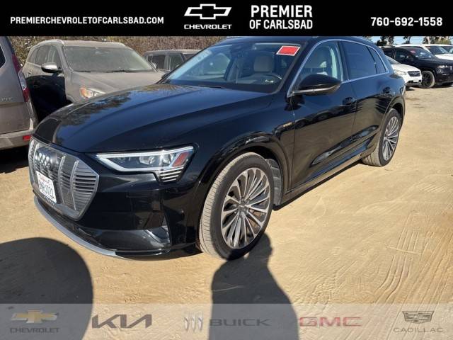 2019 Audi e-tron Prestige AWD photo