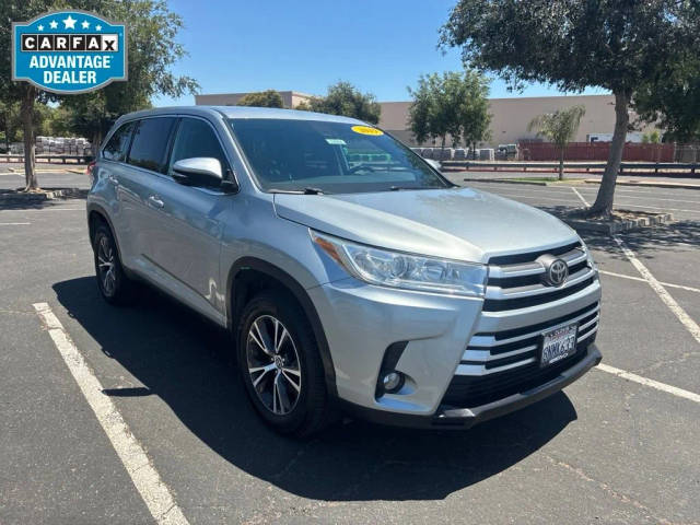 2019 Toyota Highlander LE Plus FWD photo