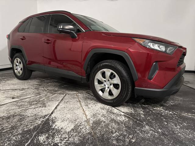 2019 Toyota RAV4 LE FWD photo