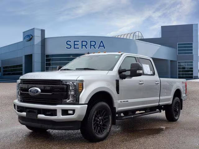 2019 Ford F-350 Super Duty LARIAT 4WD photo