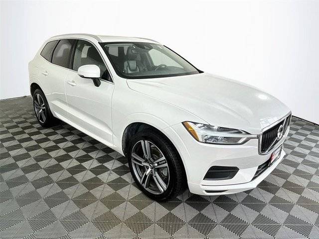 2020 Volvo XC60 Momentum AWD photo