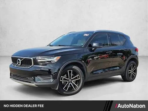 2020 Volvo XC40 Momentum FWD photo