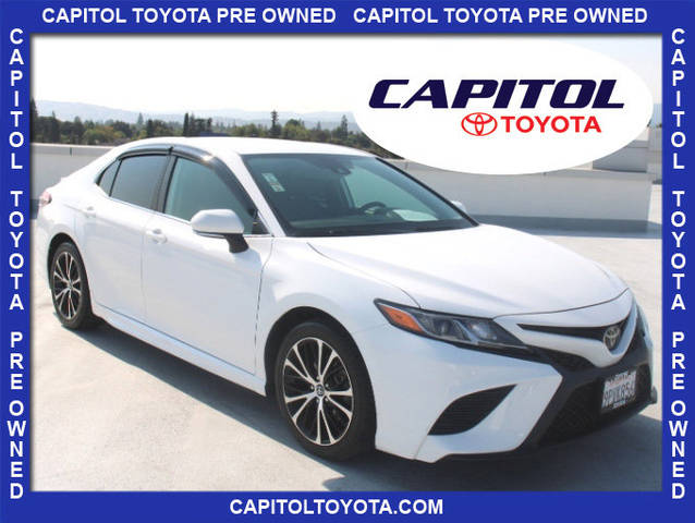 2019 Toyota Camry SE FWD photo