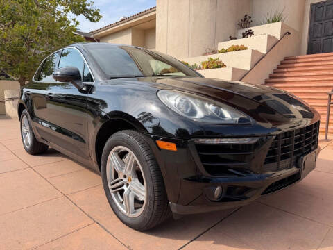 2016 Porsche Macan S AWD photo