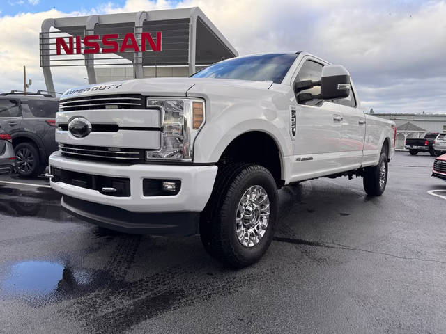 2019 Ford F-350 Super Duty LARIAT 4WD photo