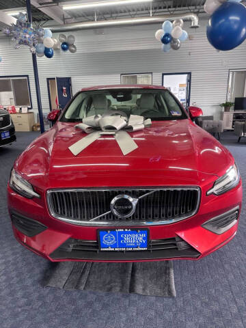 2020 Volvo S60 Momentum FWD photo