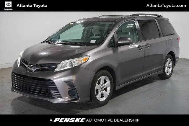 2020 Toyota Sienna LE FWD photo