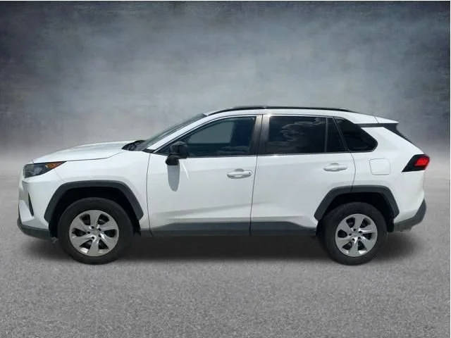 2019 Toyota RAV4 LE FWD photo