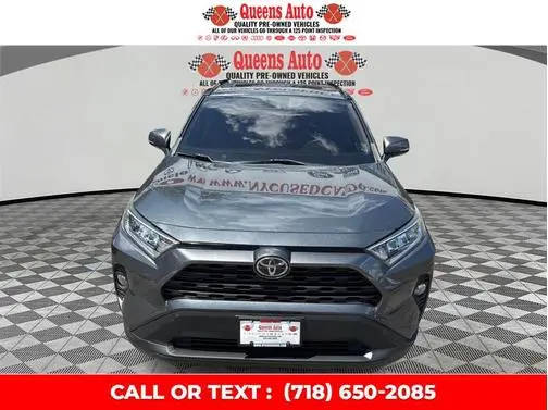 2019 Toyota RAV4 XLE FWD photo