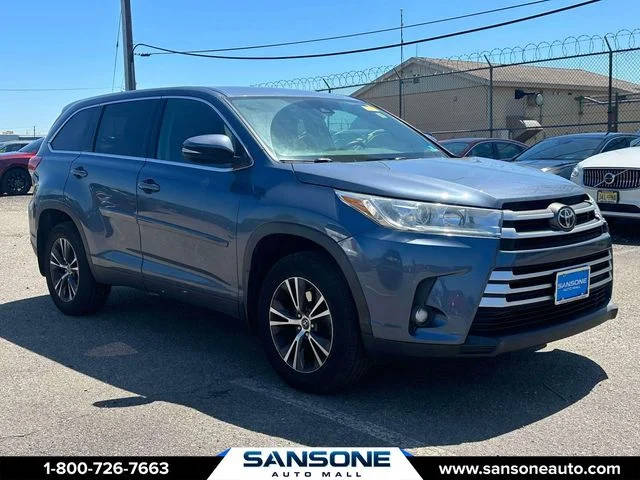 2019 Toyota Highlander LE AWD photo