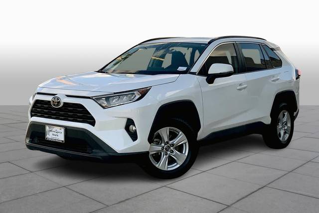 2019 Toyota RAV4 XLE FWD photo