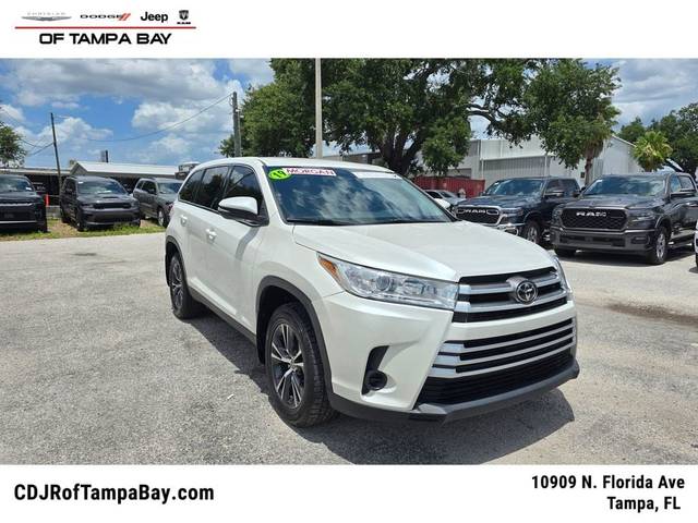 2019 Toyota Highlander LE AWD photo