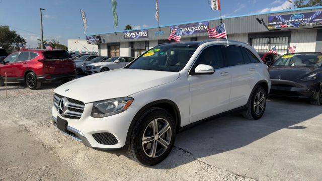 2017 Mercedes-Benz GLC-Class GLC 300 AWD photo