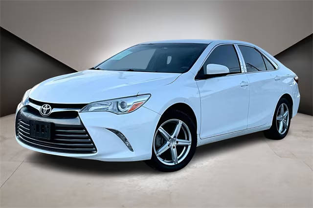 2017 Toyota Camry LE FWD photo