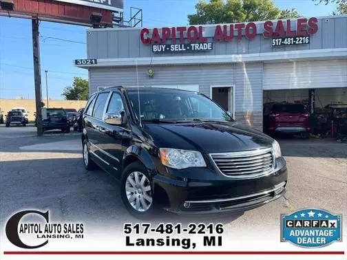 2015 Chrysler Town and Country Touring FWD photo