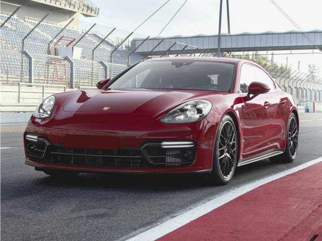 2020 Porsche Panamera GTS AWD photo