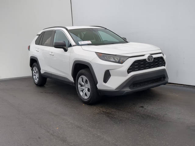 2019 Toyota RAV4 LE FWD photo