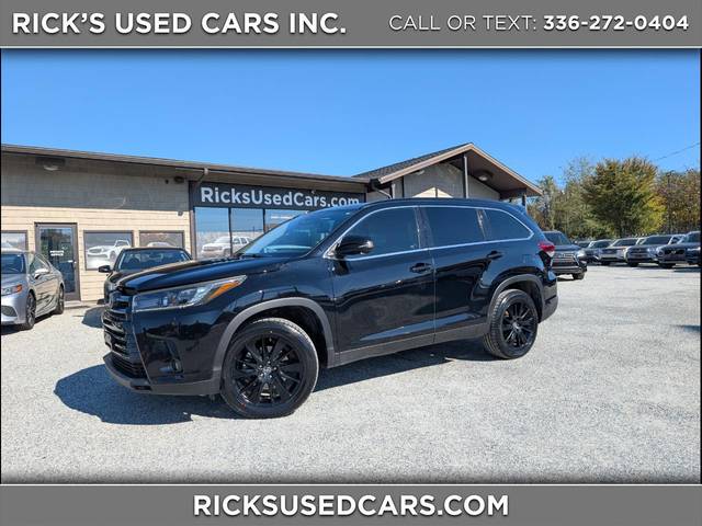 2019 Toyota Highlander SE FWD photo