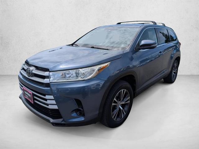 2019 Toyota Highlander LE FWD photo
