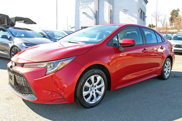 2020 Toyota Corolla LE FWD photo