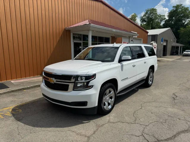 2019 Chevrolet Suburban LT 4WD photo