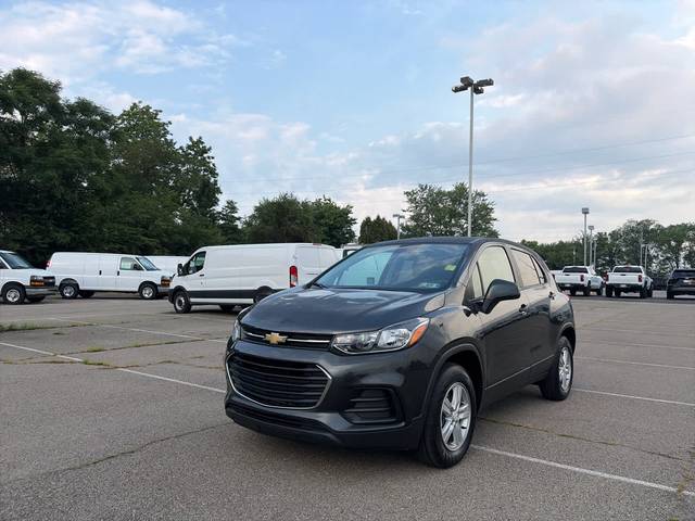 2020 Chevrolet Trax LS AWD photo