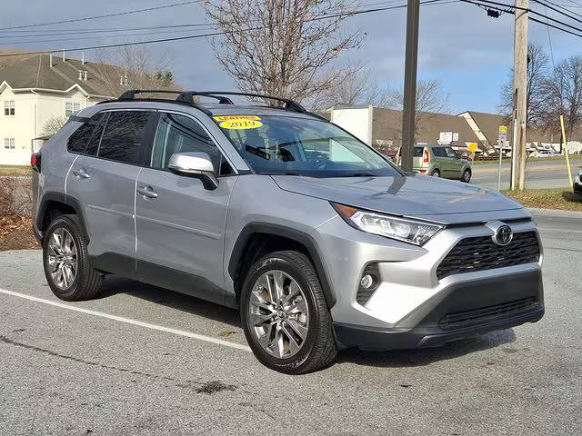 2019 Toyota RAV4 XLE Premium AWD photo