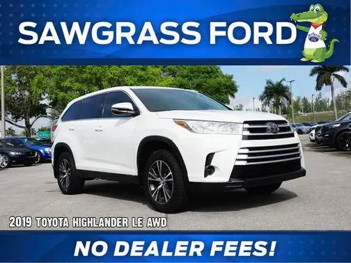 2019 Toyota Highlander LE AWD photo