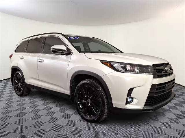 2019 Toyota Highlander SE AWD photo