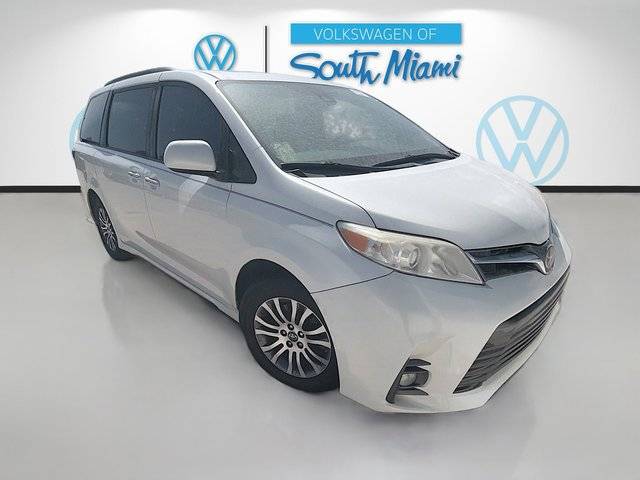 2020 Toyota Sienna XLE Premium FWD photo