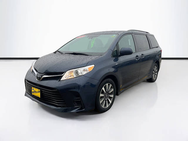 2020 Toyota Sienna LE AWD photo