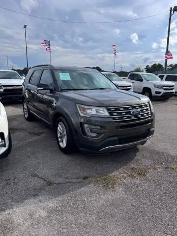 2017 Ford Explorer XLT FWD photo