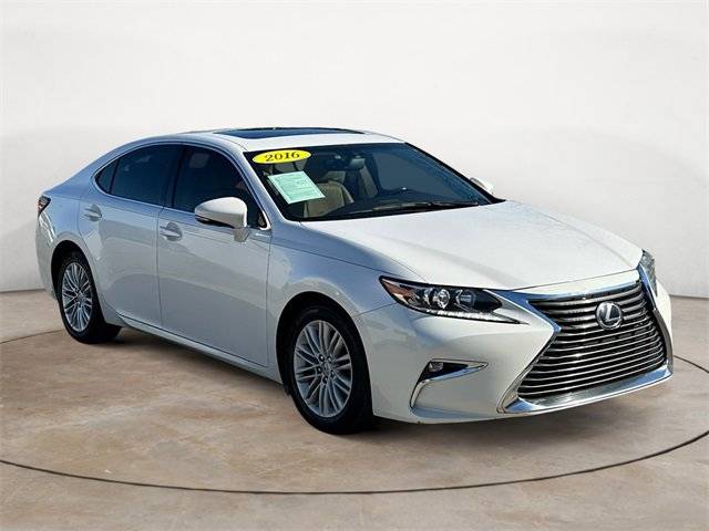 2016 Lexus ES  FWD photo