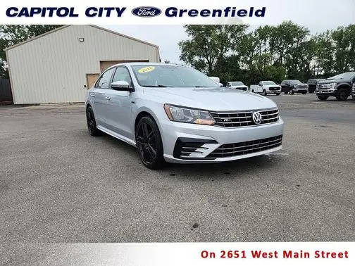 2018 Volkswagen Passat R-Line FWD photo