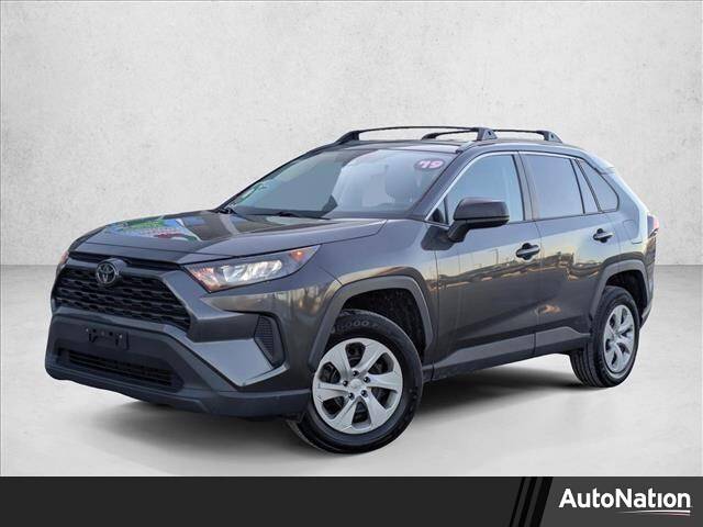 2019 Toyota RAV4 LE AWD photo