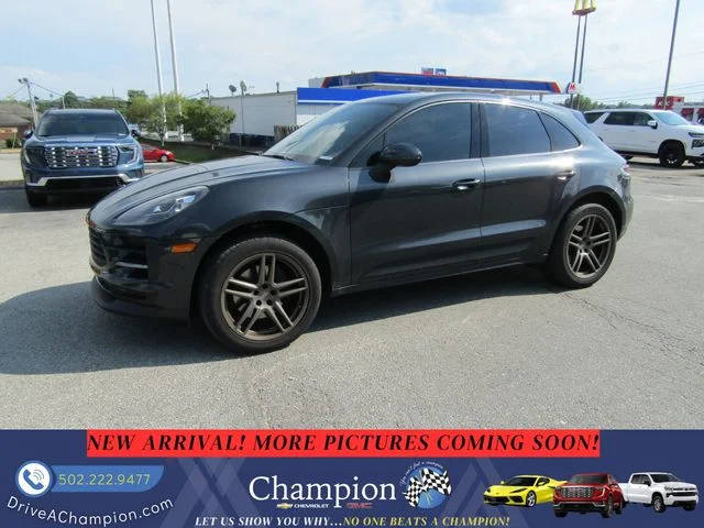 2020 Porsche Macan AWD photo